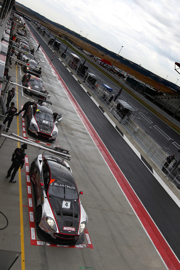 Nissan GT-R Race Scene Picture